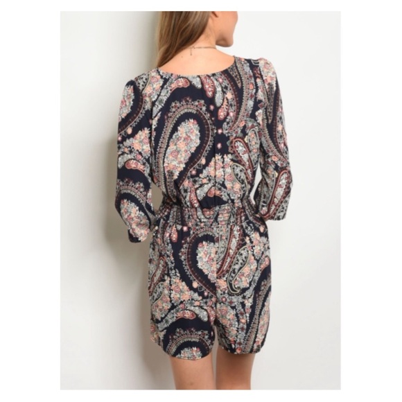 💄Black Paisley Print Romper - Picture 2 of 6